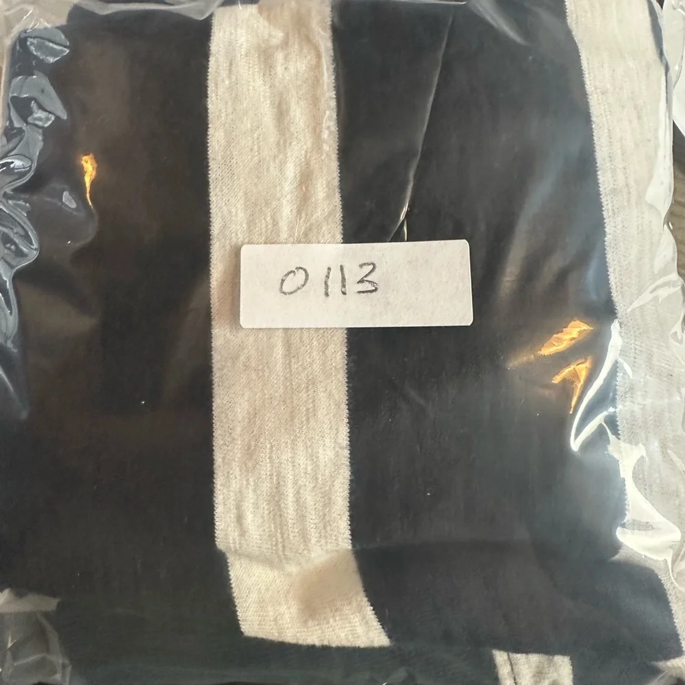 J Crew Sweater Womens Medium‎ Black Striped Long Sleeve Casual Workwear Sweater